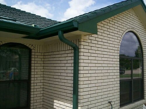 How to paint your gutters (https://farm3.staticflickr.com/2535/3785537119_31482c5fcf.jpg)