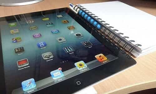 diy ipad cover by Sean MacEntee (https://www.flickr.com/photos/smemon/6972691660/) via Creative Commons