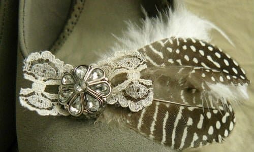 DIY shoe decor, feather, lace and jewel pendant “Feather shoes” | by allisonallison (https://farm7.staticflickr.com/6158/6194875963_50ca042a94_z.jpg) via Creative Commons