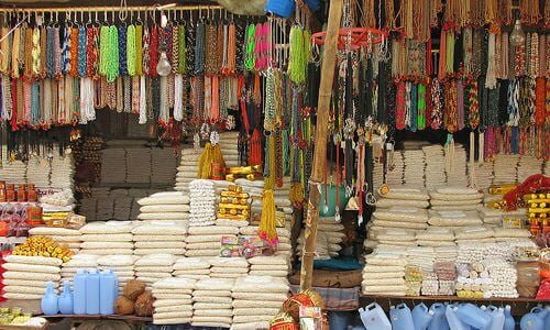 pearl rice beads, nylon thread|  India - Haridwar - 006 - shops sell every devotional need for the pilgrims by mckaysavage (https://www.flickr.com/photos/mckaysavage/2085721947/) via Creative Commons