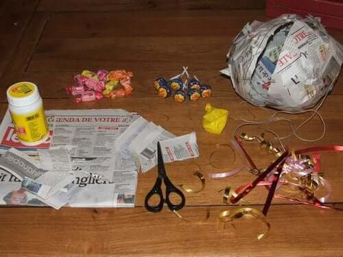 Materials to make a pinata