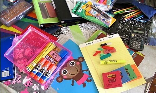 spacemaker pencil box Creative Commons | EvelynGiggles (https://www.flickr.com/photos/evelynishere/5300813570/)